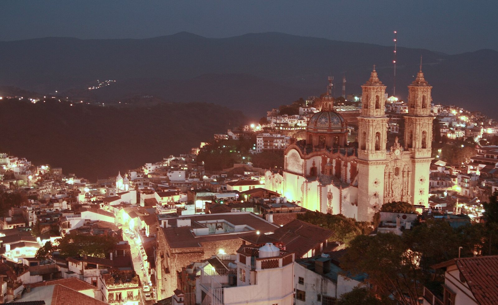 Taxco de noche, el pueblo donde se filmó Bosco