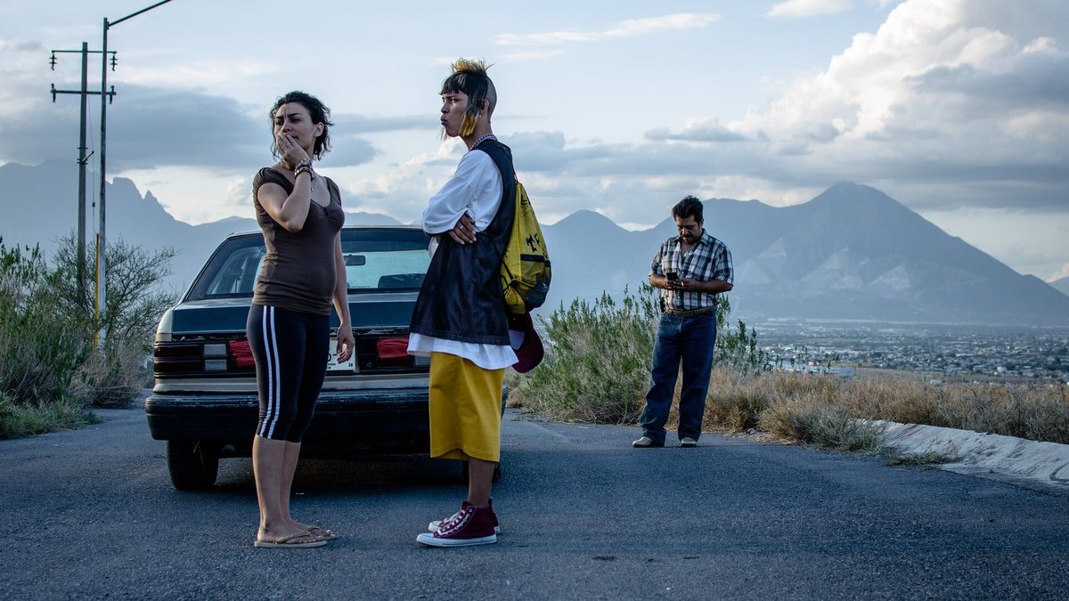 'Ya no estoy aquí' (2019) Dir. Fernando Frías | Reseña por J. Adrián Iturralde